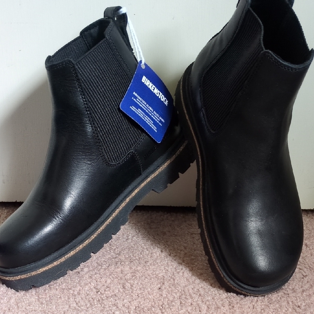 ,💕 Birkenstock Black Chelsea Boots with Elastic Panels